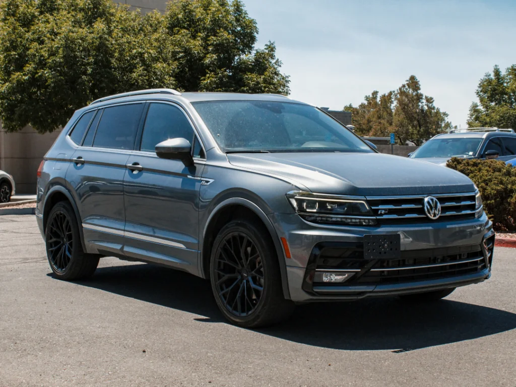 Used 2021 Platinum Gray Metallic Volkswagen SEL Premium R-Line image 3