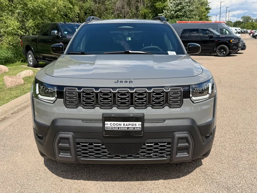 New 2026 Sting-Gray Clear-Coat Exterior Paint Jeep Laredo image 2
