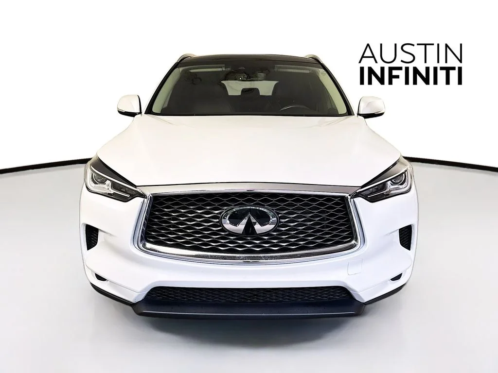 Certified Used 2023 White INFINITI LUXE image 3