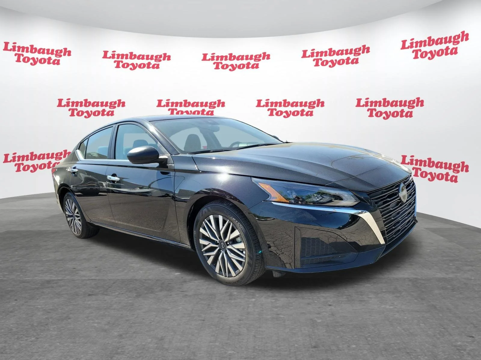 2025 Nissan Altima SV - Photo 19