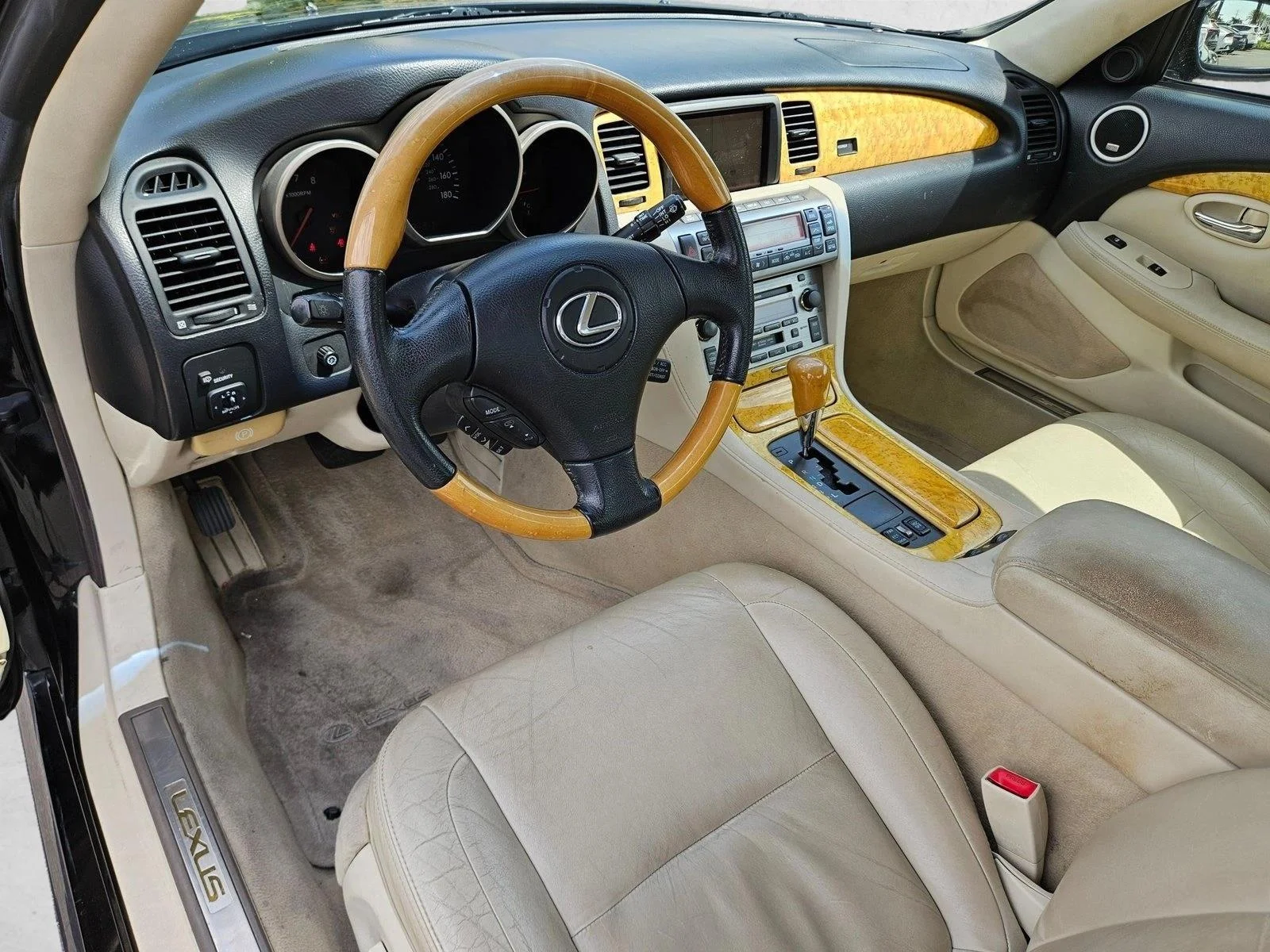 Used 2003 Black Lexus  image 9