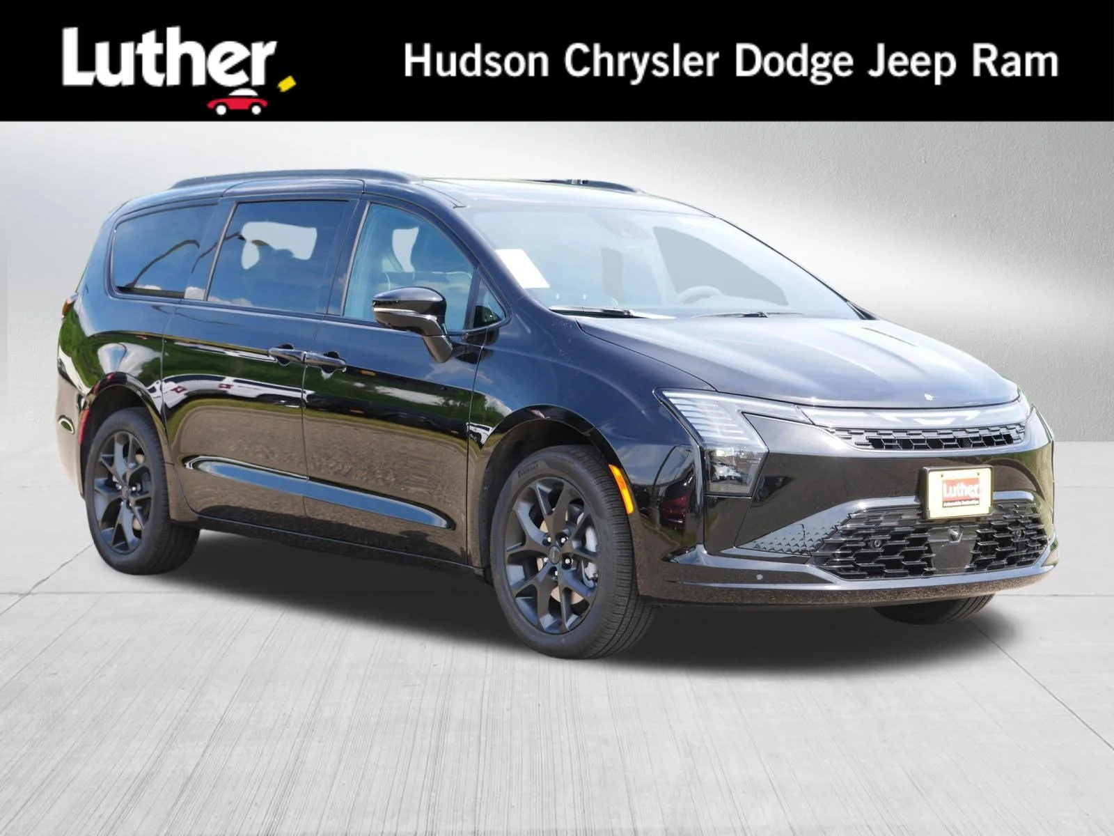 2027 Chrysler Pacifica Limited AWD's photo