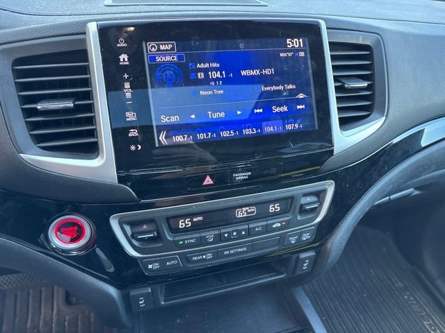 Used 2017 Crystal Black Pearl Honda RTL-E image 19