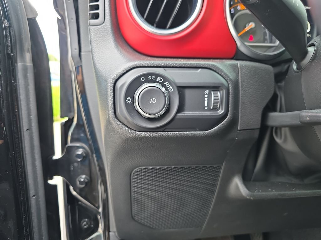 Used 2023 Black Jeep Rubicon image 16