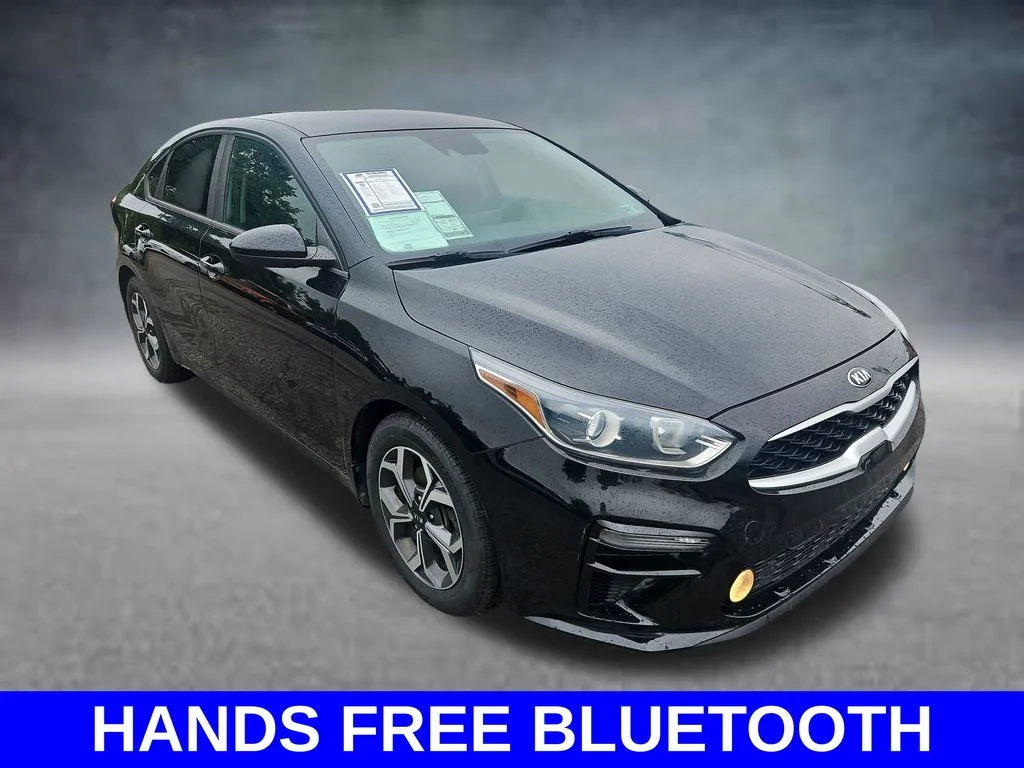 Used 2019 Black Kia LXS image 3