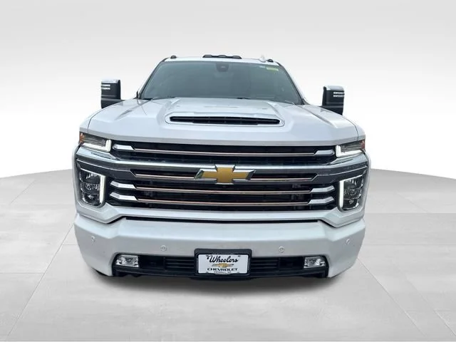 Used 2021 IRIDESCENT PEARL TRICOAT Chevrolet High Country image 10