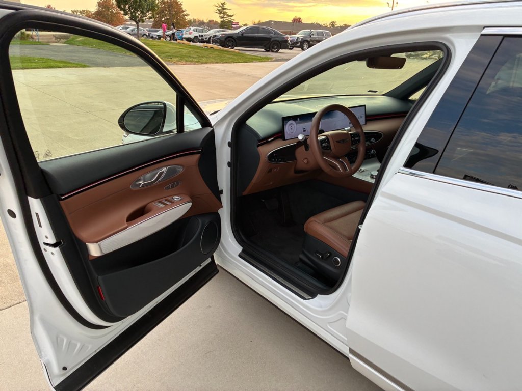 Used 2026 White Genesis 2.5T Advanced image 5