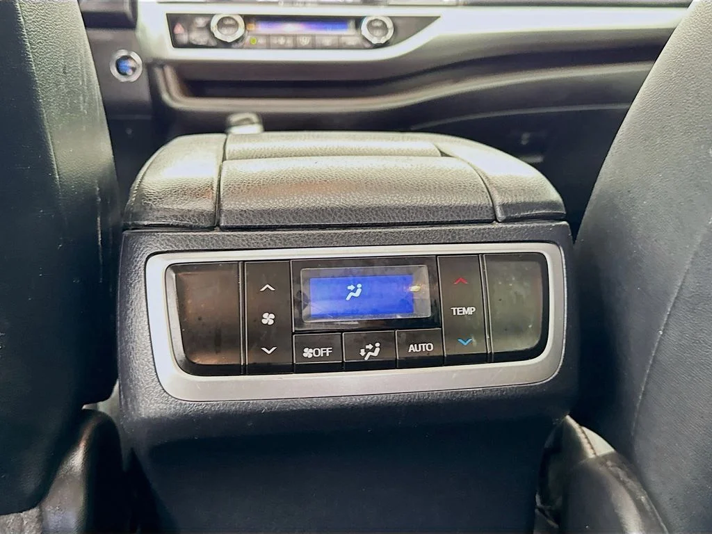 Used 2018 Gray Toyota XLE image 31