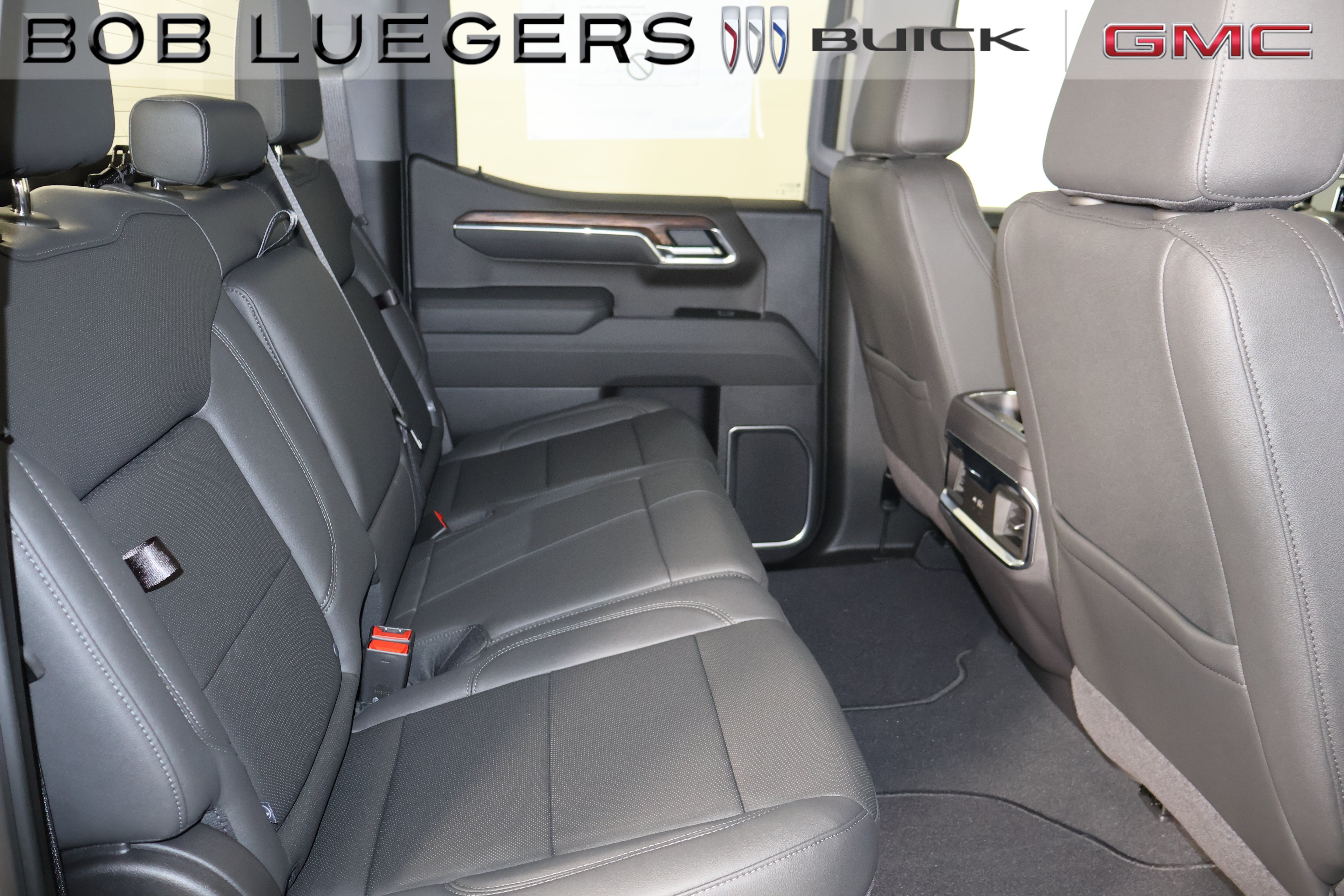 2026 GMC Sierra 1500 SLT - Photo 19