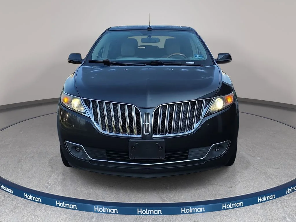Used 2014 Smoked Quartz Metallic Tinted Clearcoat Lincoln Base image 3