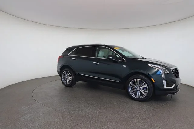 Used 2025 Green Cadillac Premium Luxury image 26