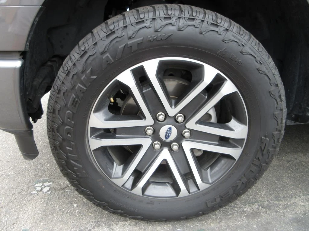 Used 2023 Gray Ford XL image 4