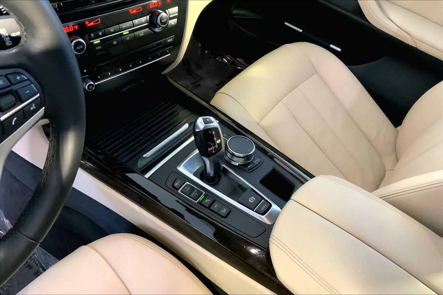 Used 2017 Alpine White BMW xDrive35d image 17