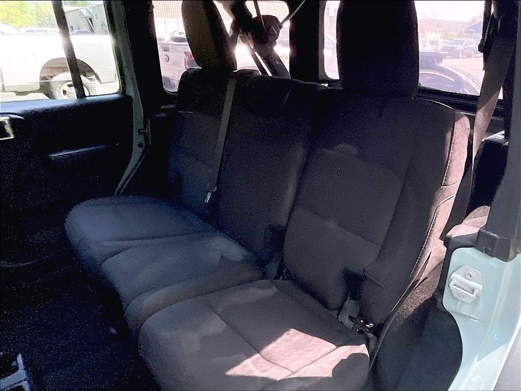 Used 2023 Earl Clearcoat Jeep Sport S image 15