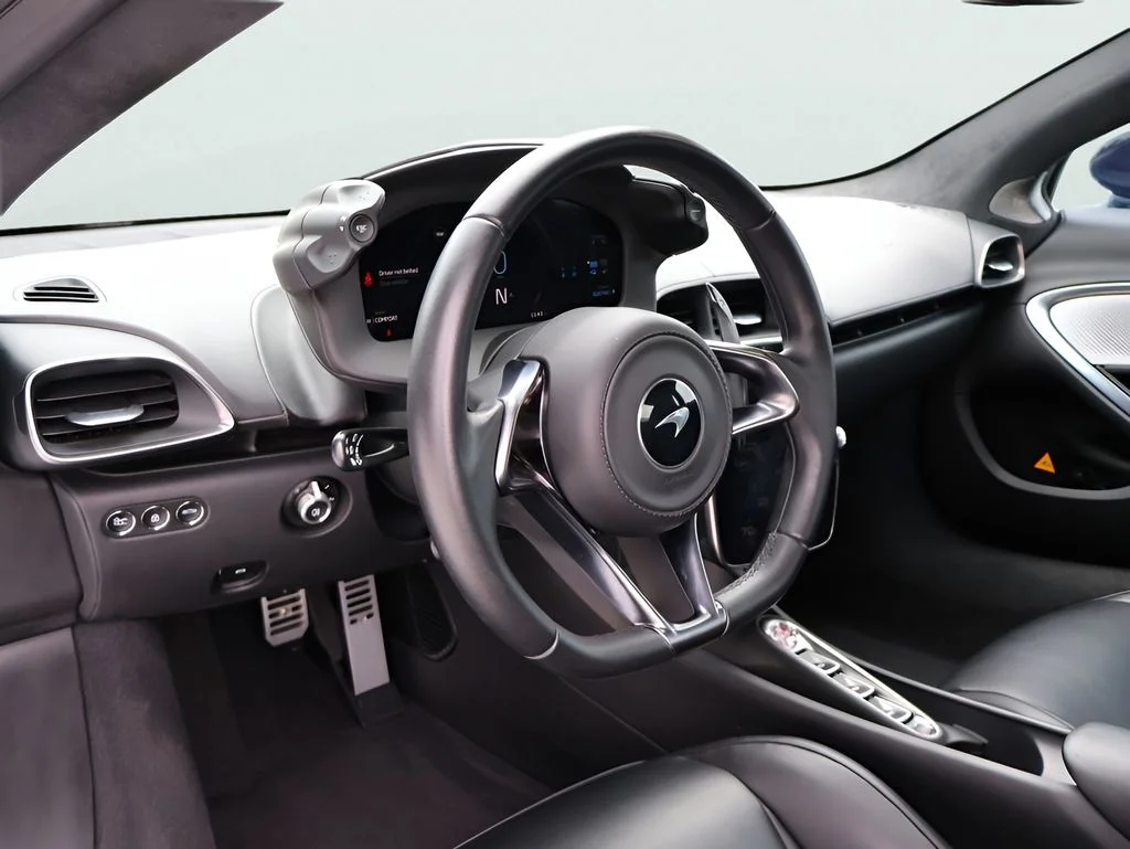 Used 2023 Saros McLaren TechLux image 20