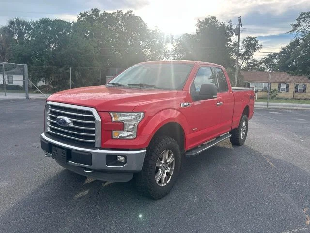 Used 2015 Red Ford XLT image 1