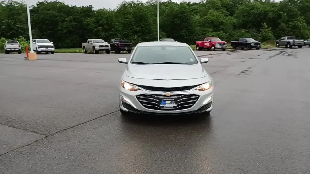 Used 2022 Silver Chevrolet LT image 3