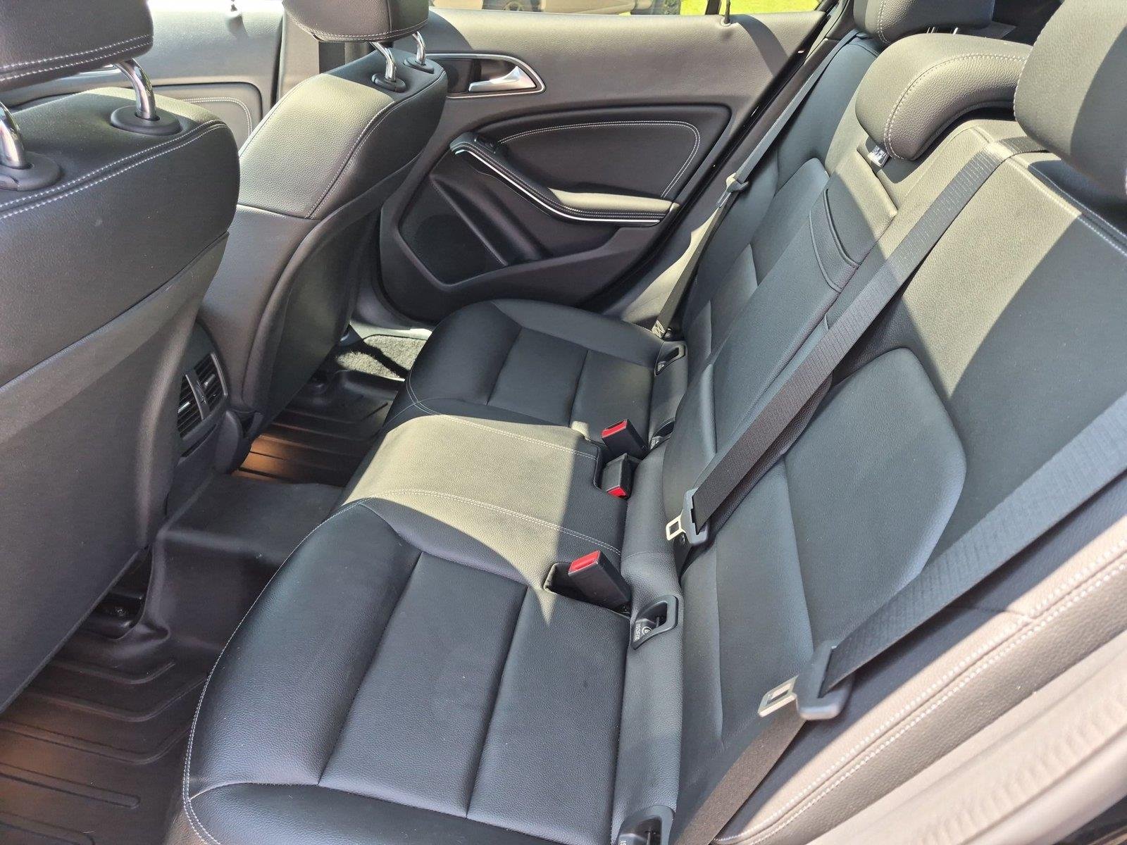 Used 2020  Mercedes-Benz GLA 250 image 32