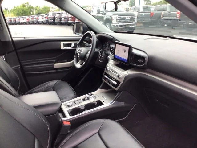 Certified Used 2023 Agate Black Metallic Ford XLT image 9