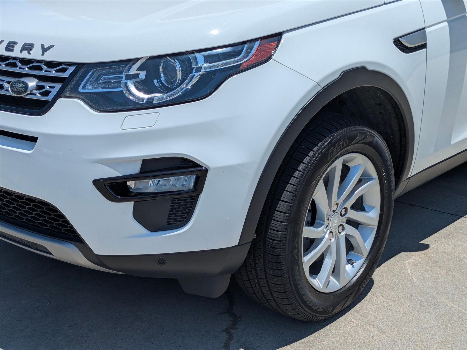Used 2018 WHITE LAND ROVER HSE image 9