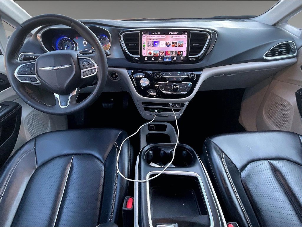 Used 2023 Black Chrysler Touring L image 22