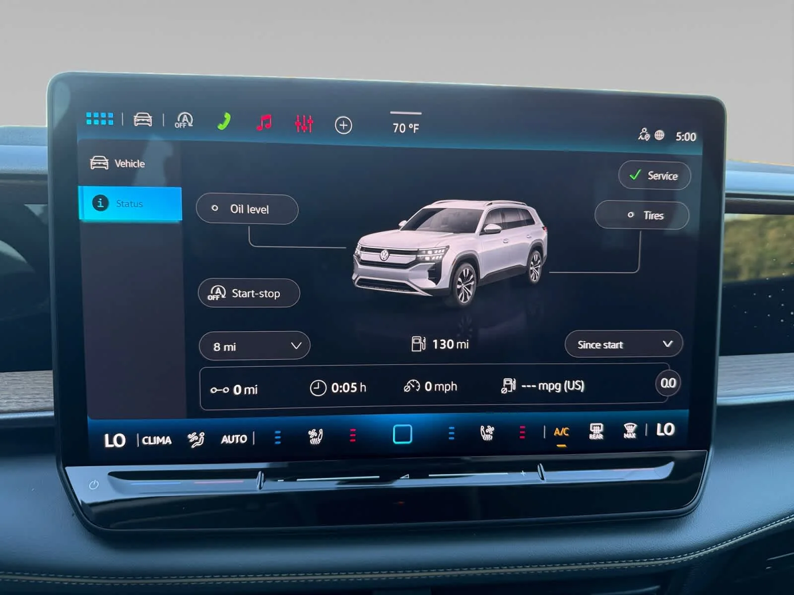 New 2027 Opal White Pearl Volkswagen SE w/Technology image 18