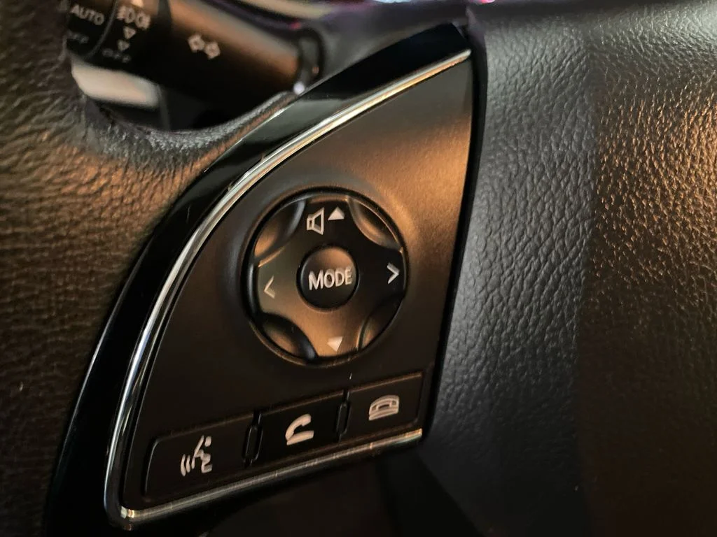 Used 2024 White Diamond Mitsubishi SE image 15