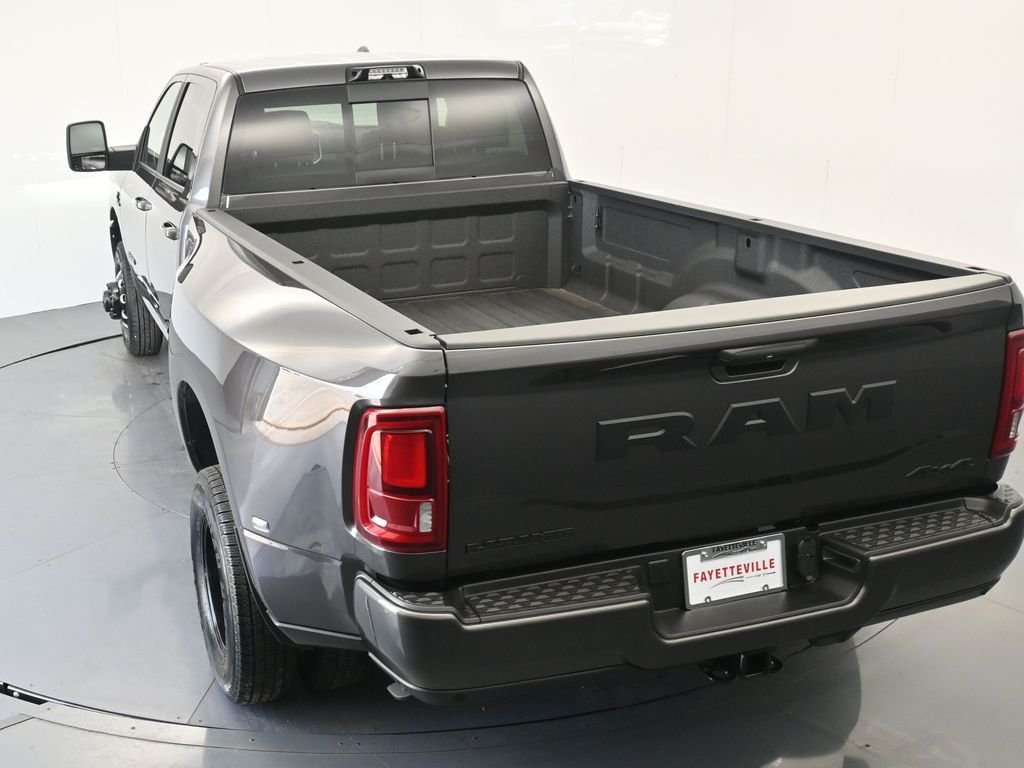 New 2026 Granite Crystal Metallic Clear-Coat Exterior Paint RAM Laramie image 32