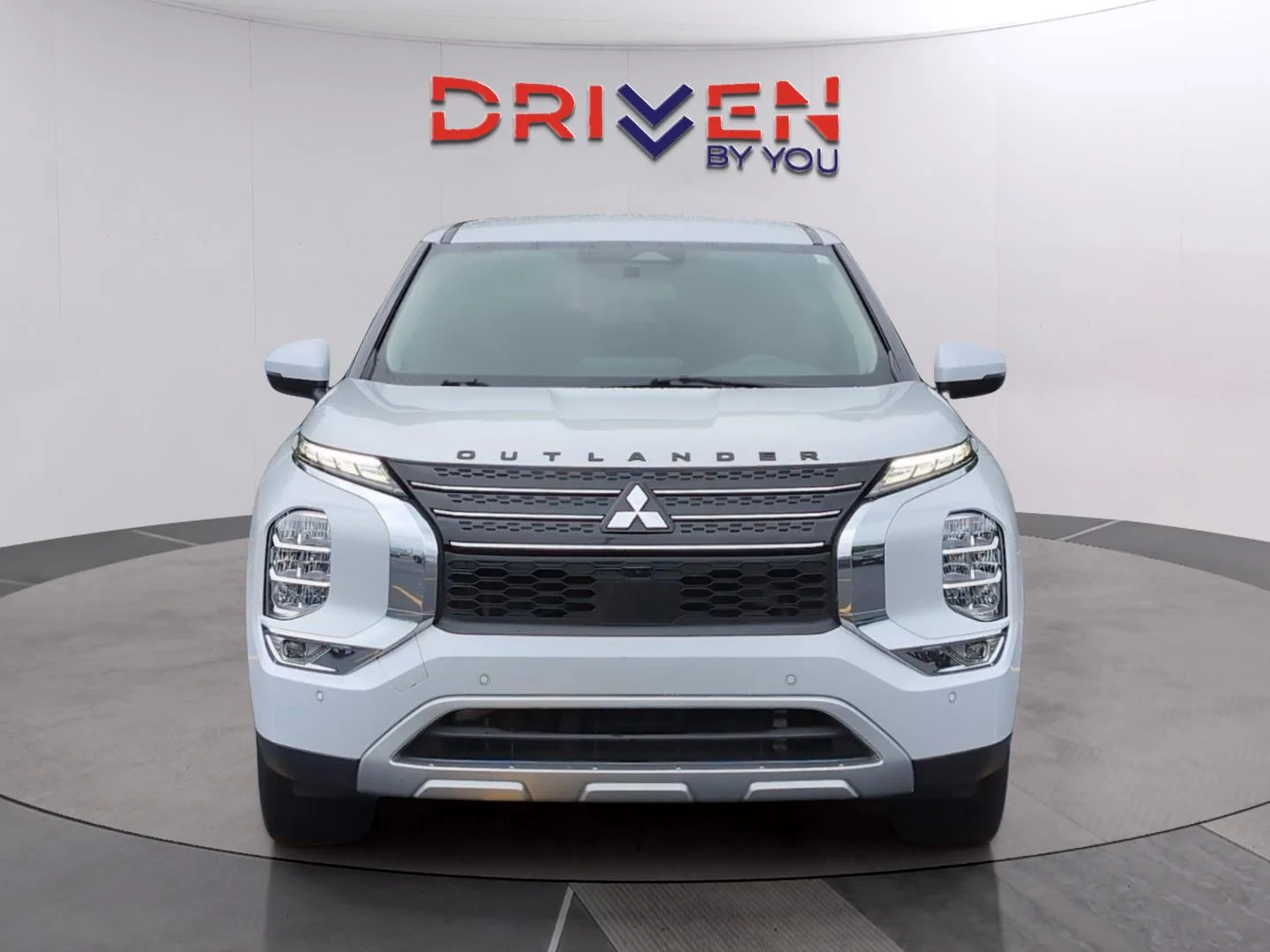 Used 2022 White Diamond Mitsubishi Black Edition image 8