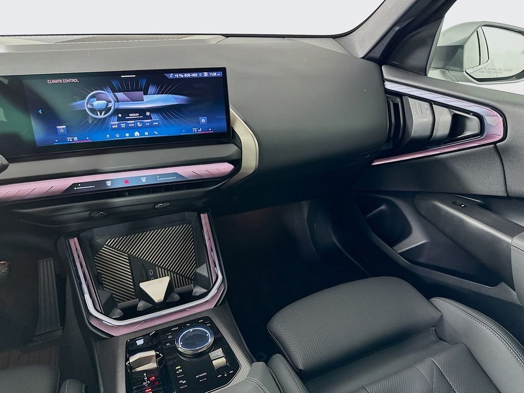 2025 BMW X3 30 - Photo 22
