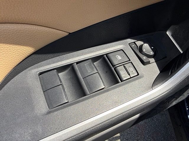 Used 2019  Toyota XLE image 31