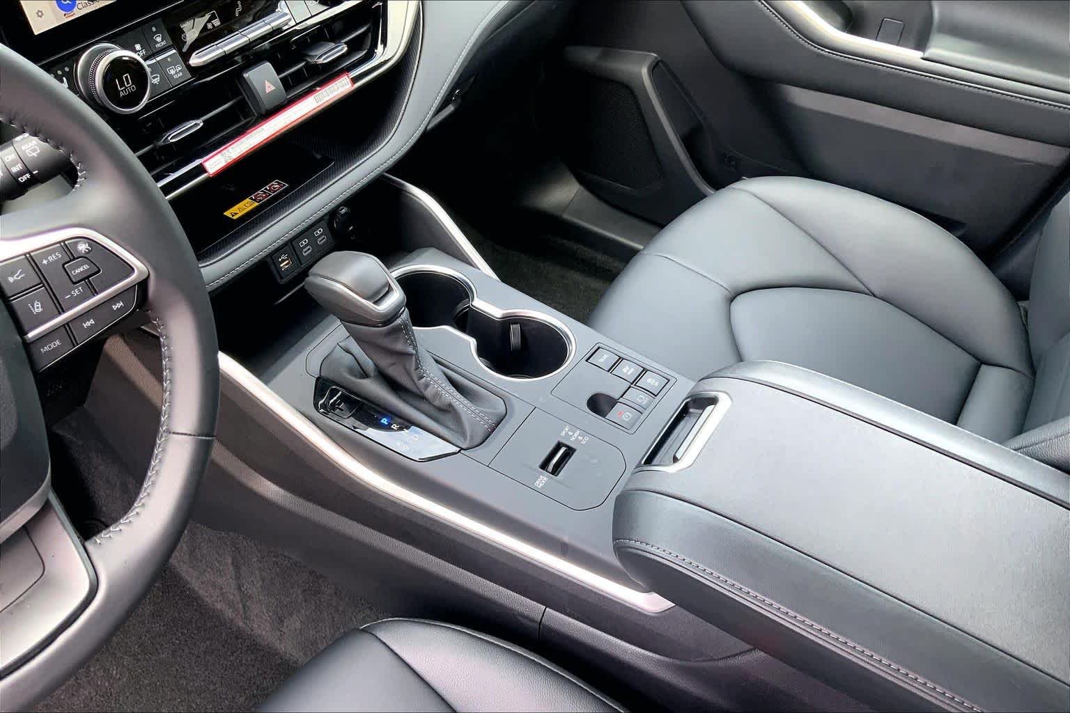 2026 Toyota Highlander XLE - Photo 17