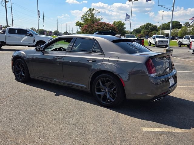 Used 2022 Gray Chrysler Touring image 5