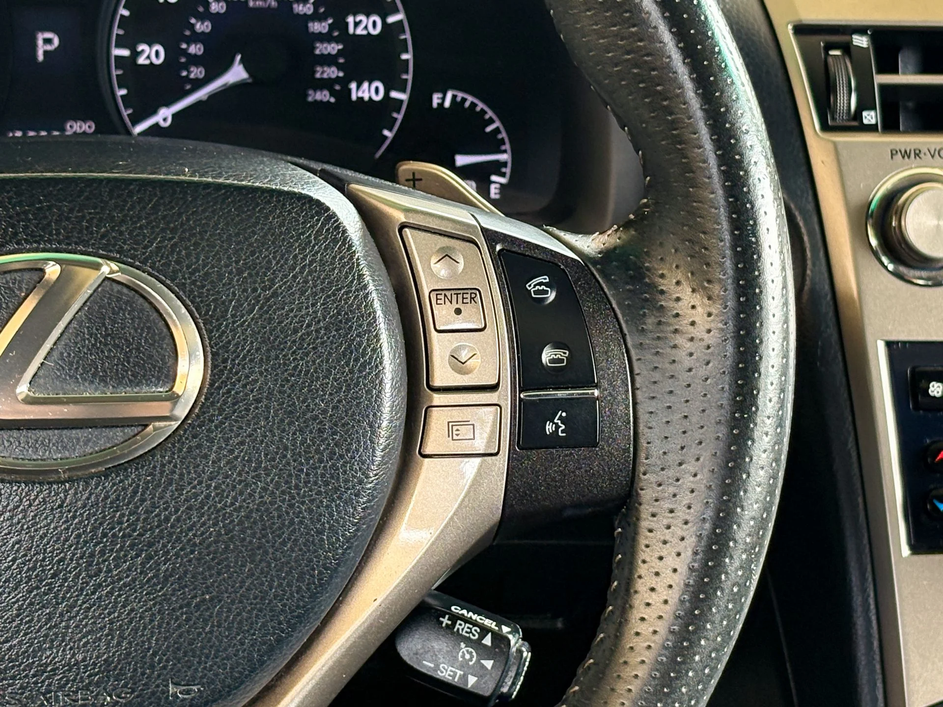 Used 2013 Red Lexus 350 F Sport image 21