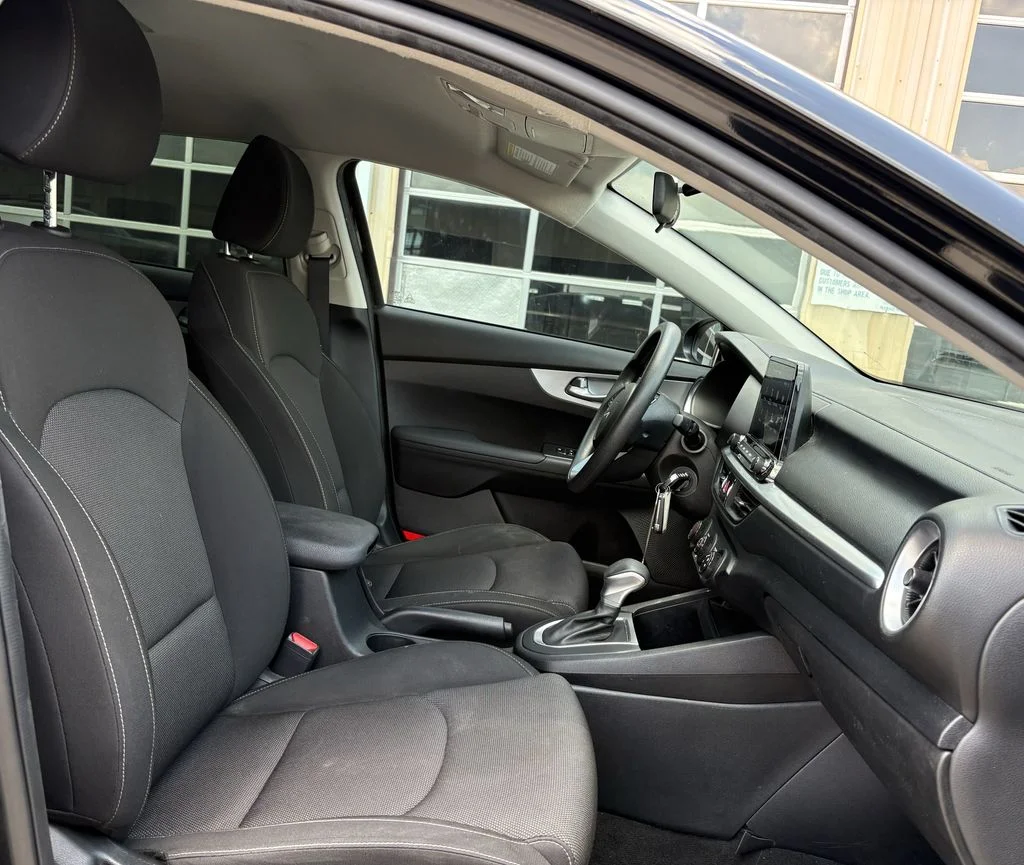 Used 2023 Aurora Black Pearl Kia LXS image 26