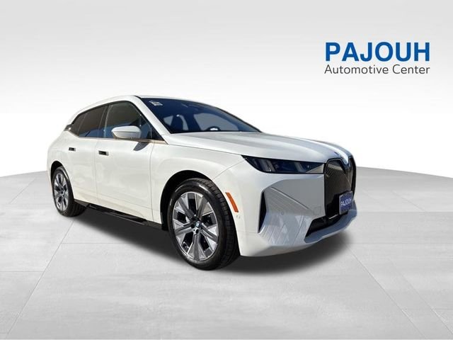 Used 2026 White BMW xDrive45 image 1