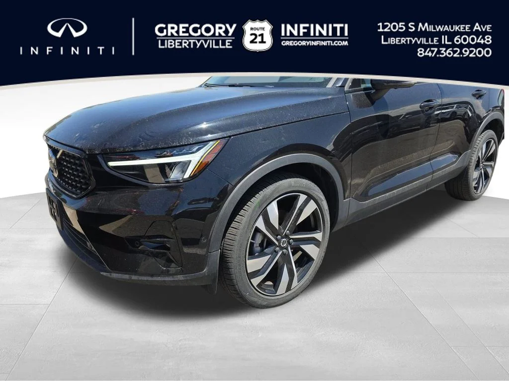 2025 Volvo XC40 B5 Plus Dark AWD's photo