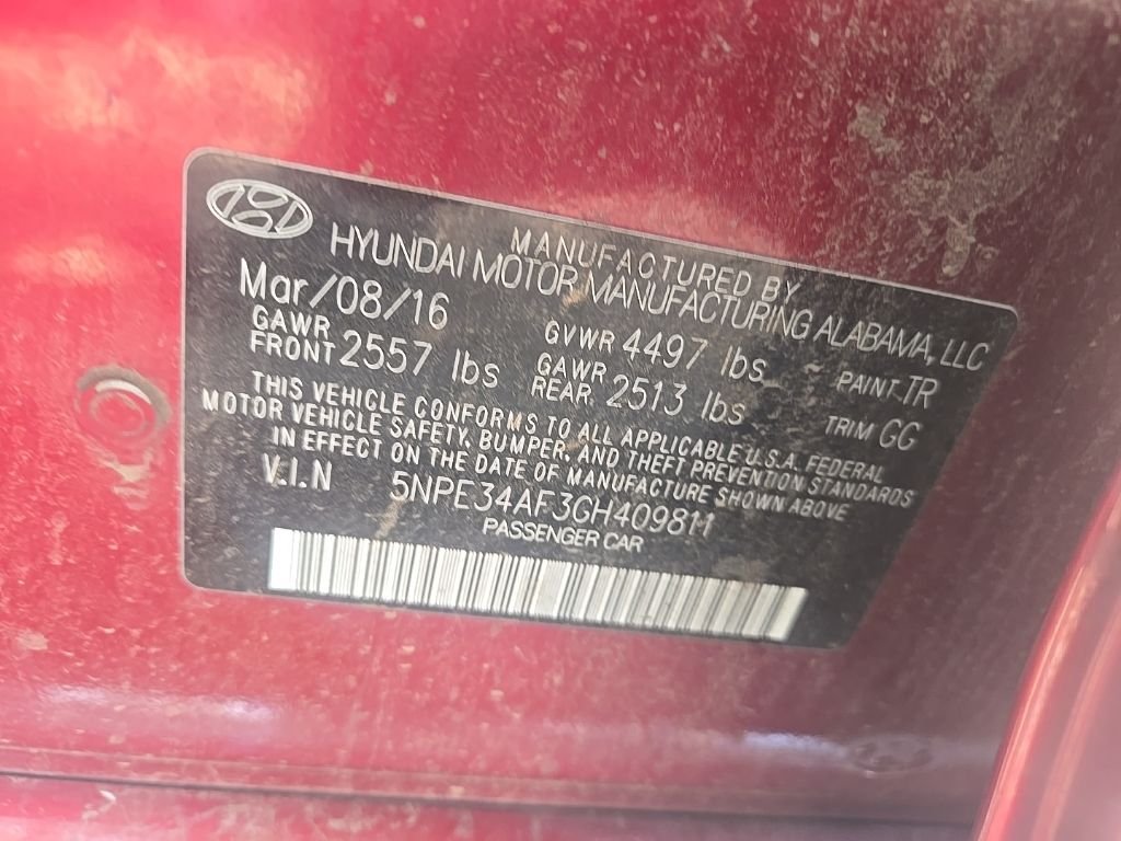 Used 2016 Red Hyundai Sport image 9