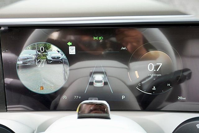 New 2026 Gray Hyundai SEL Premium image 36