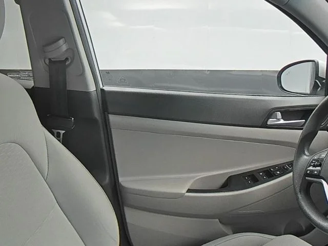 Used 2019 Silver Hyundai Value image 34