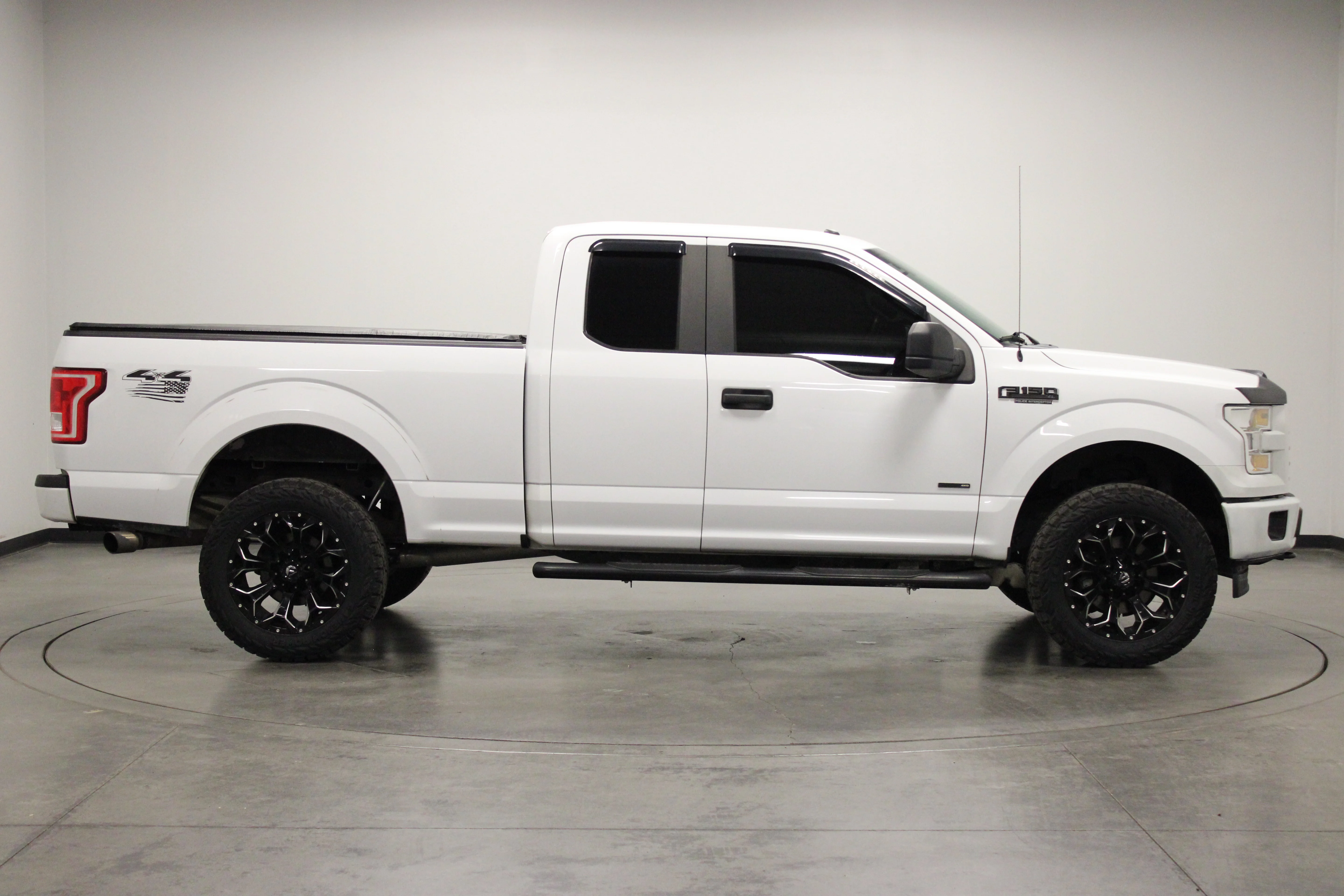 Used 2017 Oxford White Ford XL image 9