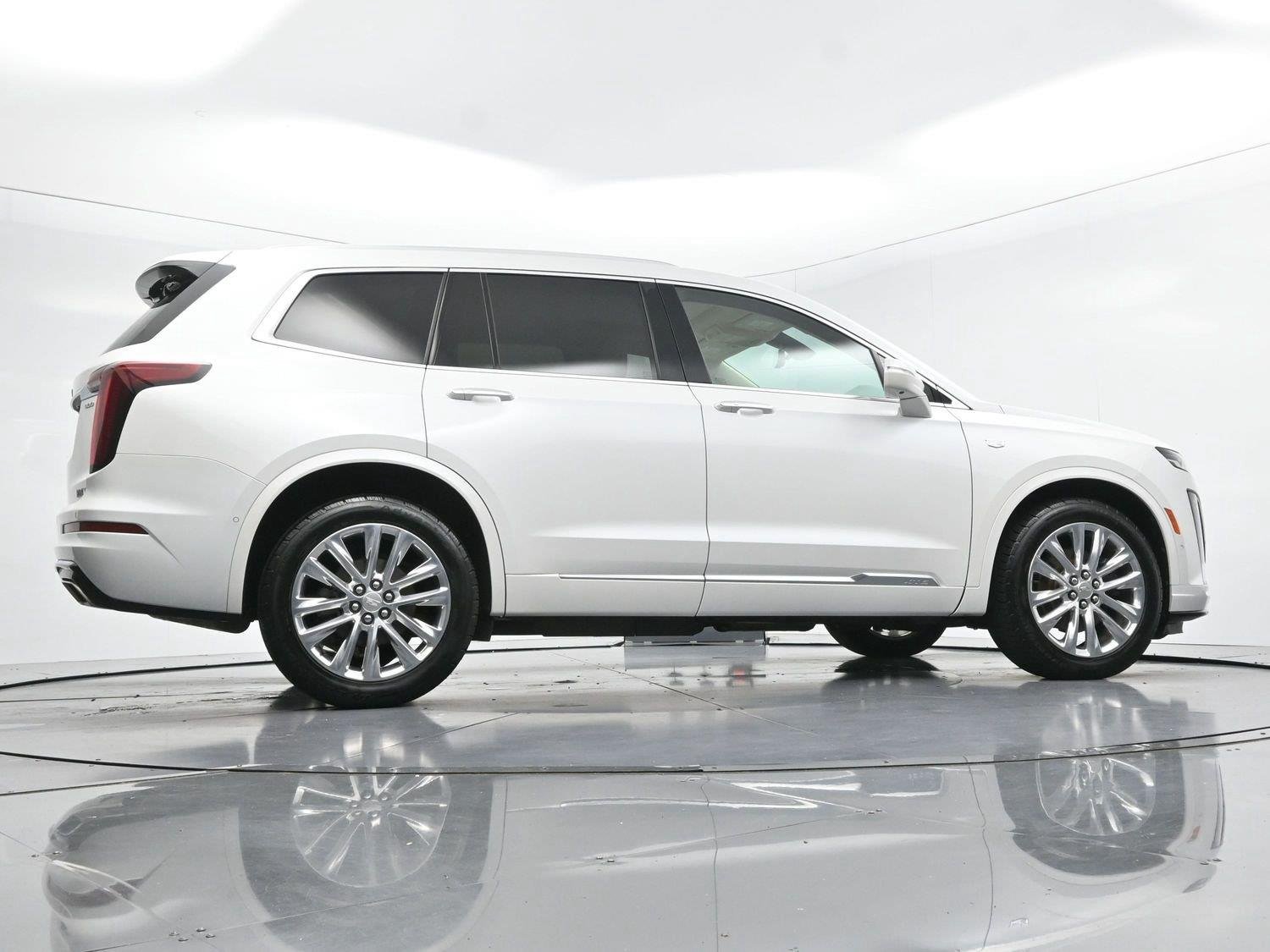 Used 2020 CRYSTAL WHITE TRICOAT Cadillac AWD Premium Luxury image 51