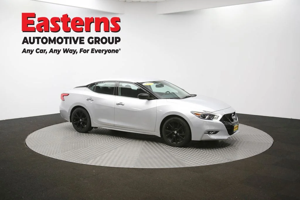 Used 2018 Silver Nissan 3.5 S image 47