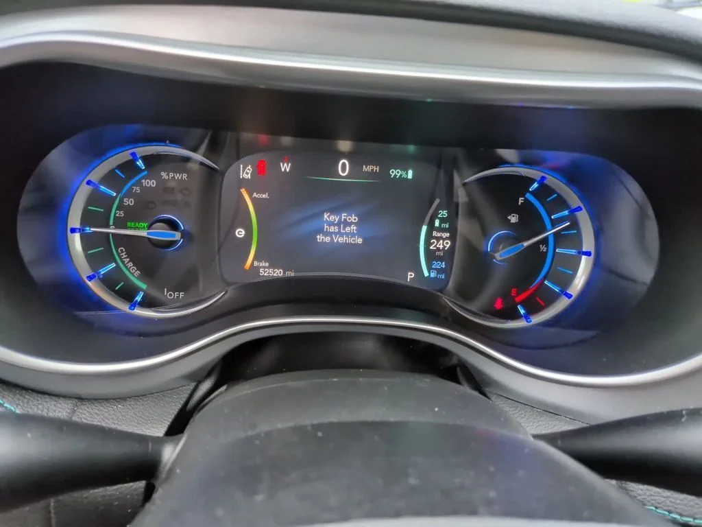 Used 2020 Gray Chrysler Limited image 18