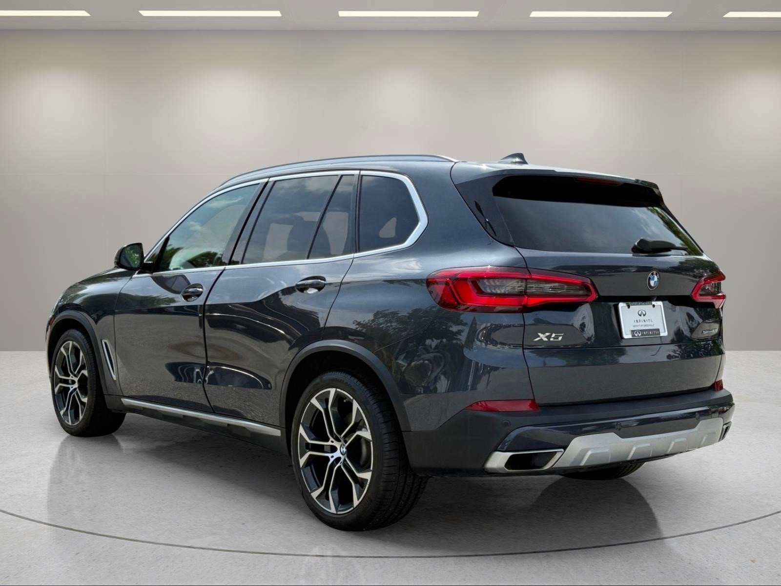 Used 2020 Arctic Gray Metallic BMW sDrive40i image 7