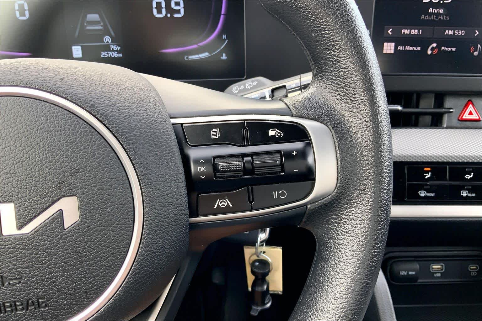 Used 2025 Everlasting Silver Kia LX image 25