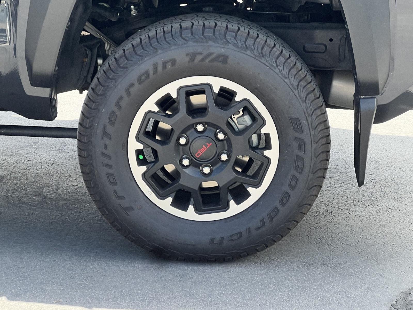 2025 Toyota Tacoma TRD Off Road - Photo 14