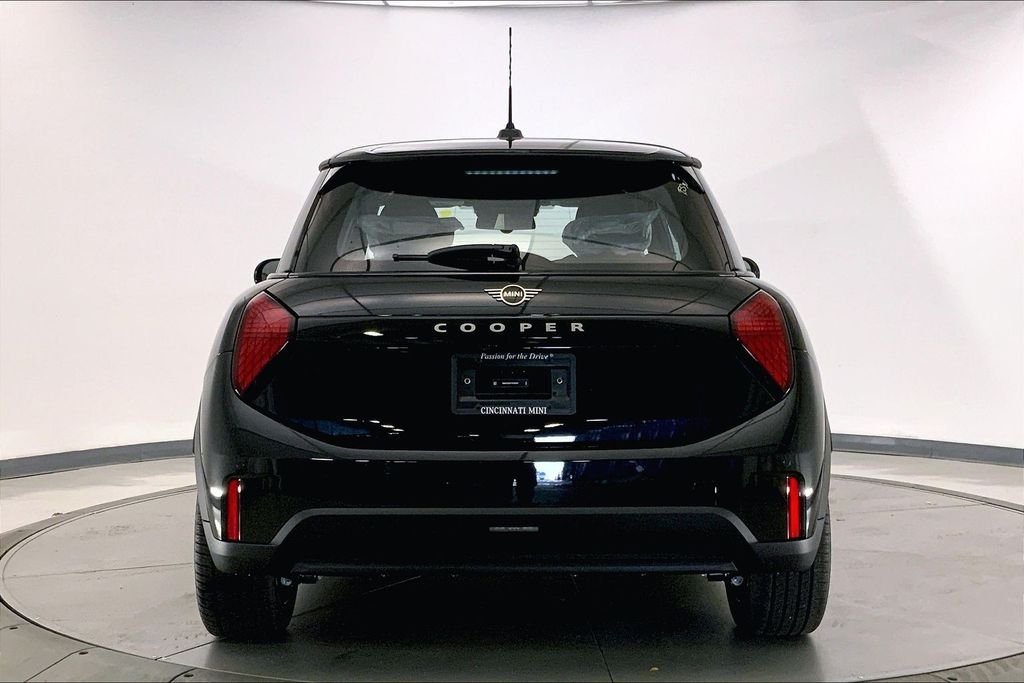 New 2026 Midnight Black II Metallic MINI Signature Plus image 3