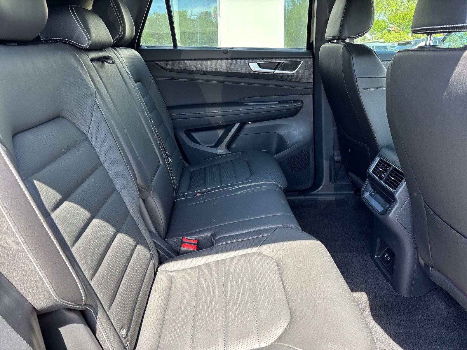 2025 Volkswagen Atlas Cross Sport SEL - Photo 38