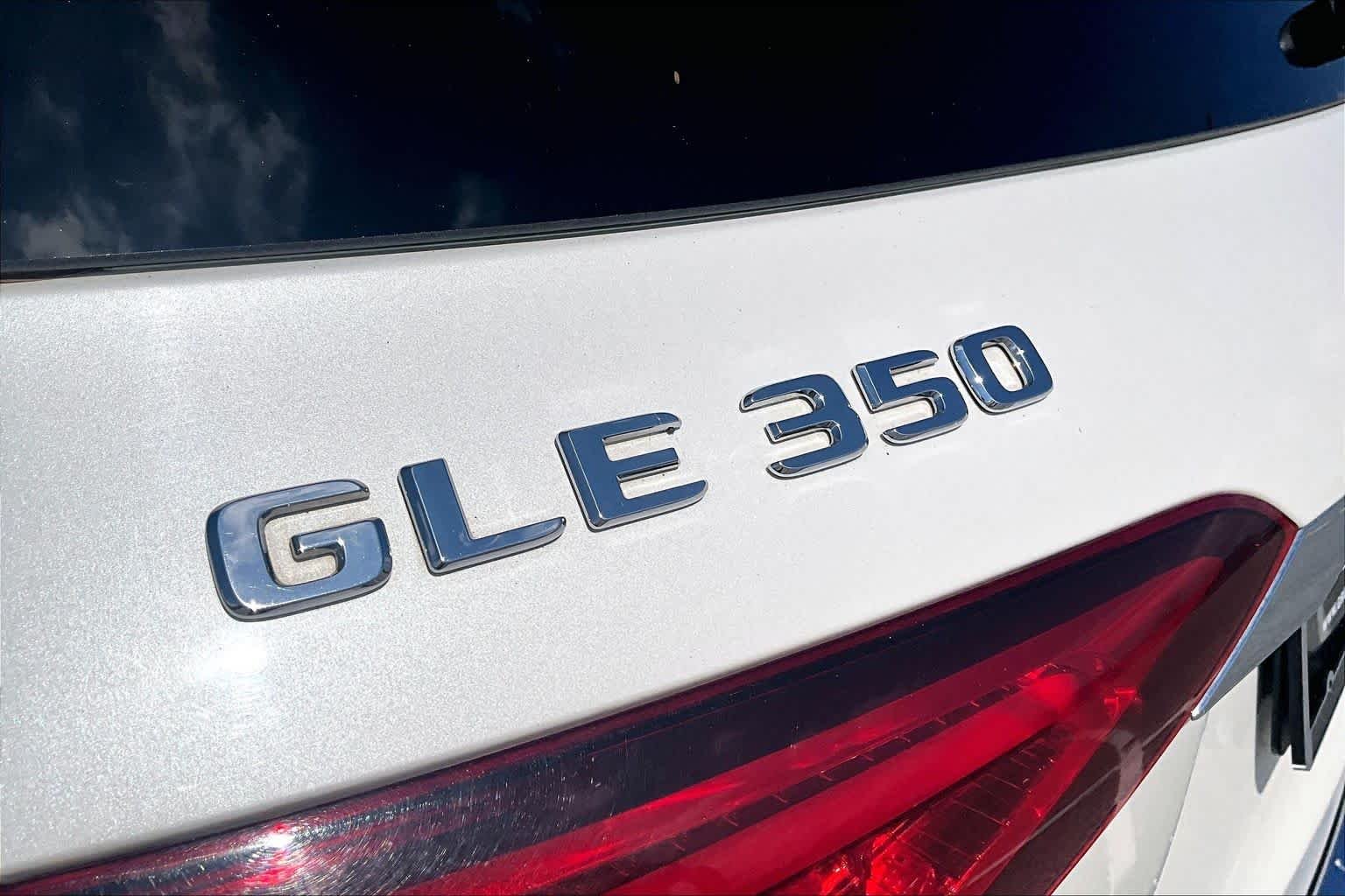 Used 2020 designo Diamond White Bright Mercedes-Benz GLE 350 image 10